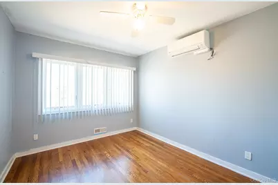 14962 Powells Cove Boulevard, Whitestone, NY 11357 - Photo 14