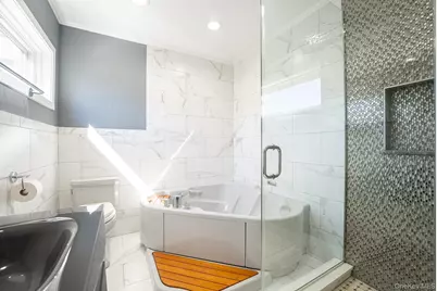 14962 Powells Cove Boulevard, Whitestone, NY 11357 - Photo 8