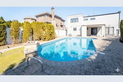 149-62 Powells Cove Boulevard, Whitestone, NY 11357 - Photo 22