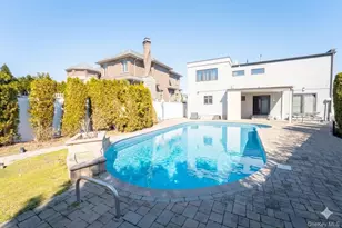 149-62 Powells Cove Blvd, Whitestone, NY 11357 - Photo 22