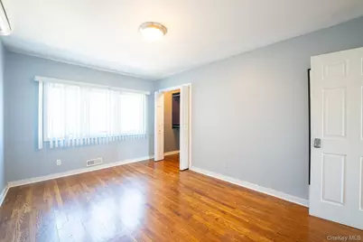 14962 Powells Cove Boulevard, Whitestone, NY 11357 - Photo 10