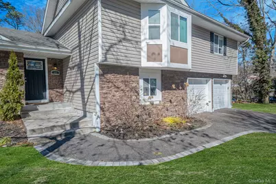 17 Rolling Hills Drive, Ridge, NY 11961 - Photo 4