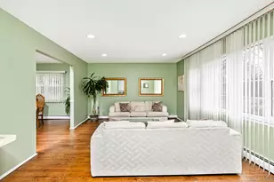 61 Hurtin Blvd, Smithtown, NY 11787 - Photo 6