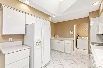61 Hurtin Boulevard, Smithtown, NY 11787 - Photo 18