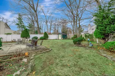 61 Hurtin Boulevard, Smithtown, NY 11787 - Photo 34