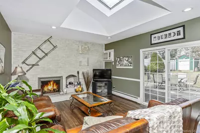 61 Hurtin Boulevard, Smithtown, NY 11787 - Photo 20