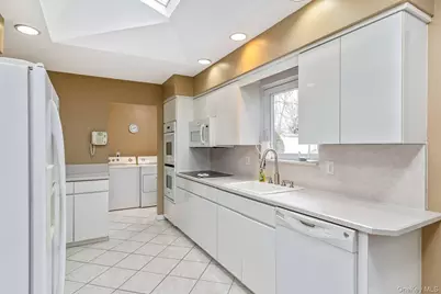 61 Hurtin Boulevard, Smithtown, NY 11787 - Photo 16