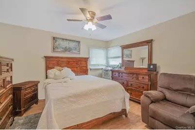 24 New Highway, Commack, NY 11725 - Photo 8