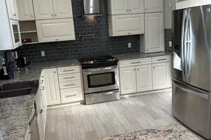 18 Lakeside Dr, Valhalla, NY 10595 - Photo 8