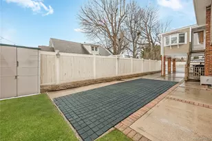 30 Crestwood Blvd, Farmingdale, NY 11735 - Photo 28