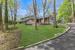 16 Appletree Ln, Huntington Station, NY 11746 - Photo 30