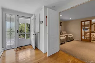 16 Appletree Ln, Huntington Station, NY 11746 - Photo 2