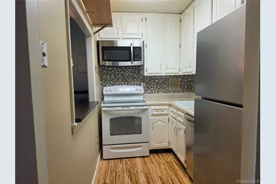 35 Park Avenue #3J, Suffern, NY 10901 - Photo 6