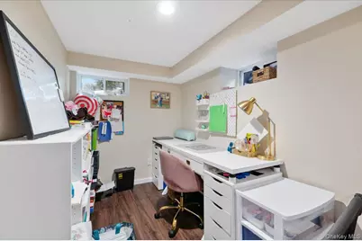 152 Manor Street, Plainview, NY 11803 - Photo 16