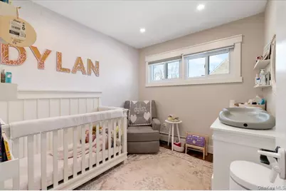 152 Manor Street, Plainview, NY 11803 - Photo 8