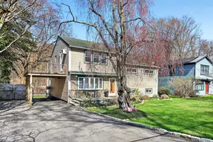 606 Washington Ave, Pleasantville, NY 10570 - Photo 2