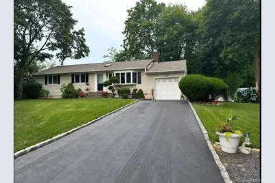 19 Hallock Court, Miller Place, NY 11764 - Photo 1