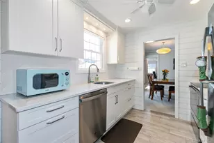 30 Highland Pl, Great Neck, NY 11020 - Photo 8