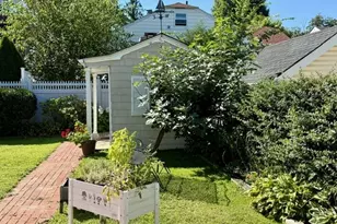 30 Highland Pl, Great Neck, NY 11020 - Photo 24