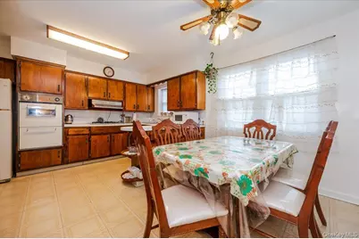 276 Brinsmade Avenue, Bronx, NY 10465 - Photo 6