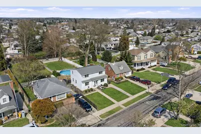 101 Spruce Avenue, Bethpage, NY 11714 - Photo 36