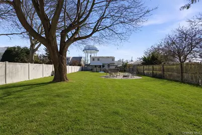 101 Spruce Avenue, Bethpage, NY 11714 - Photo 34