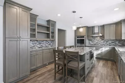 101 Spruce Avenue, Bethpage, NY 11714 - Photo 12