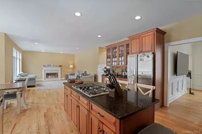 484 Rosedale Avenue, White Plains, NY 10605 - Photo 8