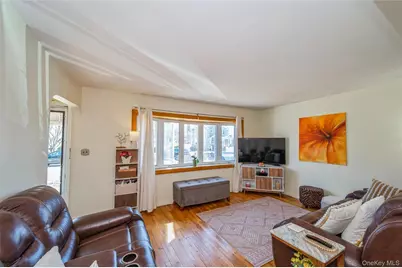 20 Iris Avenue, Merrick, NY 11566 - Photo 2