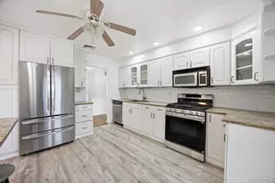 14 Hilton Ct, Hicksville, NY 11801 - Photo 6