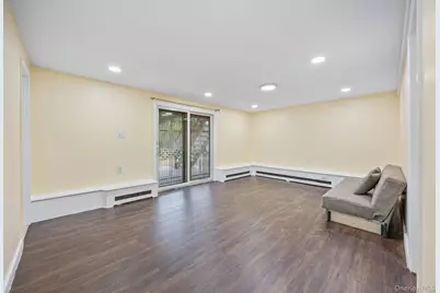 14 Hilton Court, Hicksville, NY 11801 - Photo 10