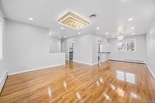 14 Hilton Ct, Hicksville, NY 11801 - Photo 4