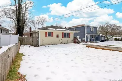 6 Oakdale Avenue, Selden, NY 11784 - Photo 2