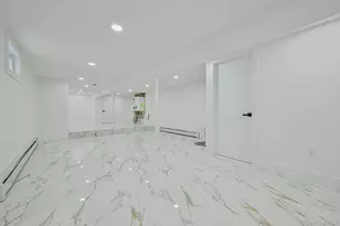 44 Catherine Ave, Franklin Square, NY 11010 - Photo 16