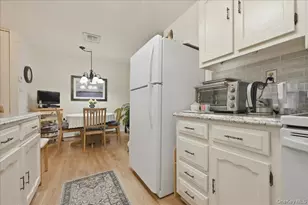 260 Newcastle Ct, Ridge, NY 11961 - Photo 14