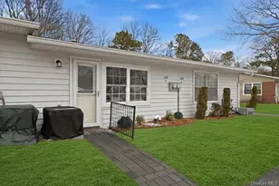 260 Newcastle Ct, Ridge, NY 11961 - Photo 22