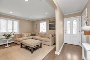 48 Ann St, Glen Cove, NY 11542 - Photo 2