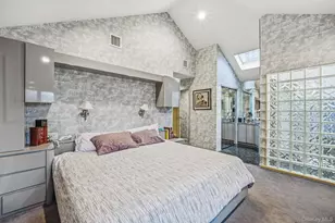 123 Robby Ln, Manhasset Hills, NY 11040 - Photo 14