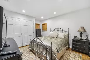 123 Robby Ln, Manhasset Hills, NY 11040 - Photo 18