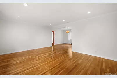 2716 Hewlett Avenue, Merrick, NY 11566 - Photo 4