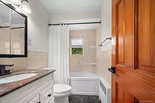 2716 Hewlett Ave, Merrick, NY 11566 - Photo 36