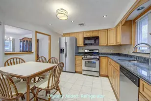 98 Union Pl, Lynbrook, NY 11563 - Photo 10