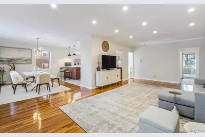 162-01 Powells Cove Boulevard #2D, Whitestone, NY 11357 - Photo 2