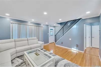 7 Hicks Circle, Hicksville, NY 11801 - Photo 4