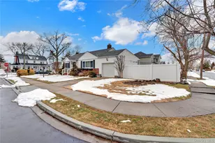 2642 Clovermere Rd, Oceanside, NY 11572 - Photo 22