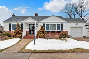 2642 Clovermere Rd, Oceanside, NY 11572 - Photo 2