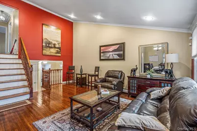 17 Whitehall Lane, New Hyde Park, NY 11040 - Photo 10