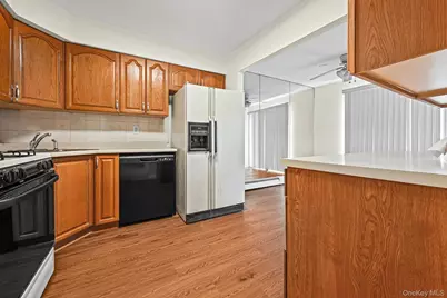 15307 79th Avenue, Flushing, NY 11367 - Photo 6