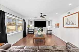 193 Glen Summer Rd, Holbrook, NY 11741 - Photo 8