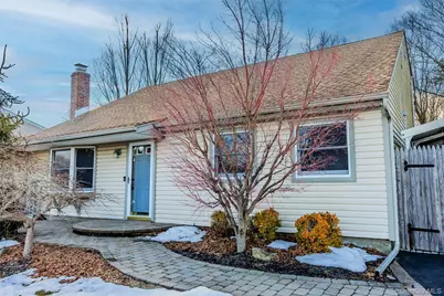 193 Glen Summer Road, Holbrook, NY 11741 - Photo 2